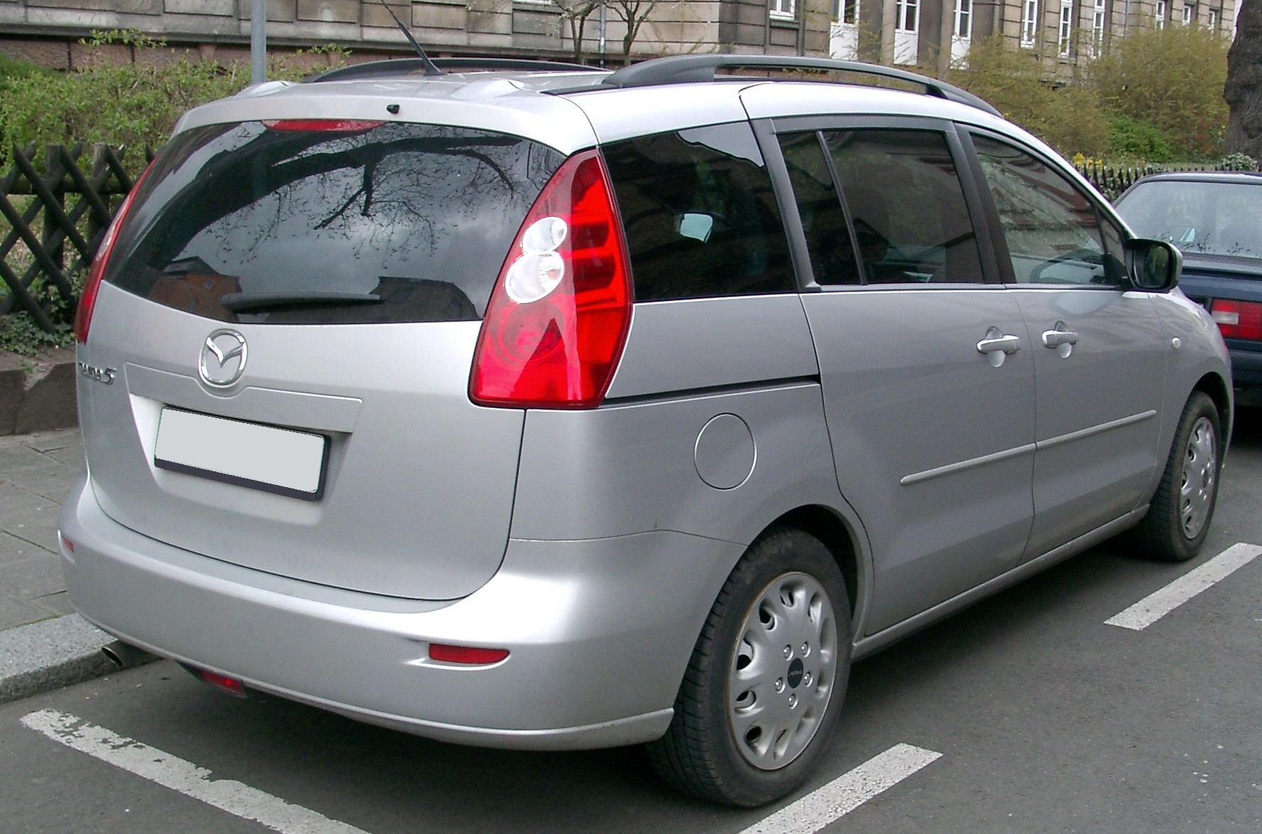 Mazda5_rear_20080320.jpg