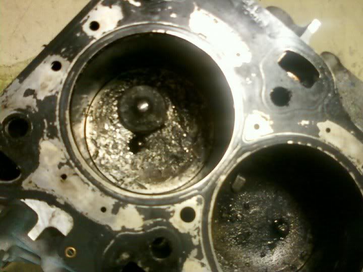 oldmotorpiston1.jpg