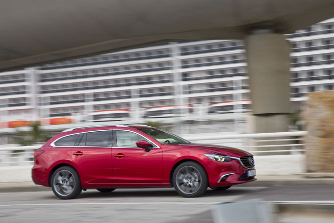2016-Mazda6-Wagon-1.jpg