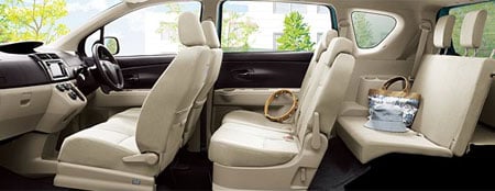 toyota-passo-sette-7.jpg