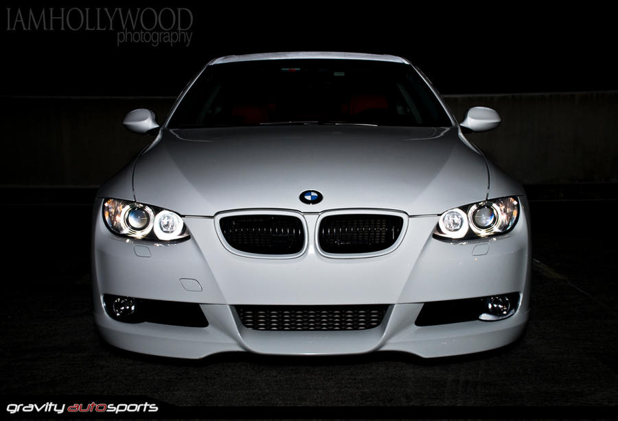 335i_in_the_DARK_by_Johnny23xx.jpg