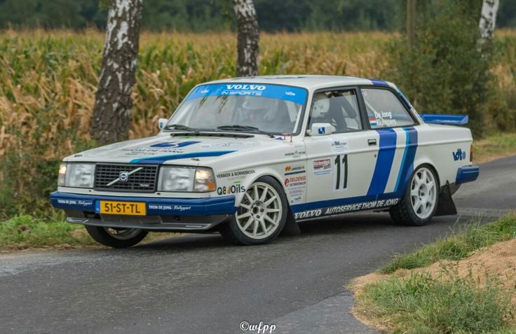 86dc69fdfe9b9fabb6e282af0630081d--volvo--saab.jpg