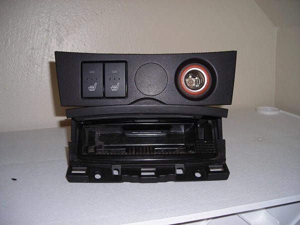 heated_seats_lighter_mazda_2007.JPG