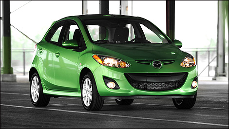 2011-mazda2-gs-i01.jpg