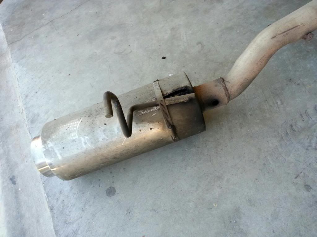 bustedexhaust_zps1019ec1f.jpg