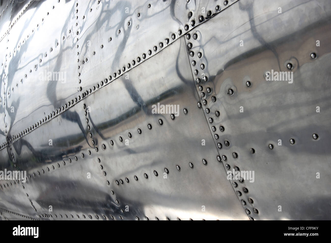 rivets-in-sheet-aluminium-body-of-world-war-two-aircraft-b24-liberator-CFF9KY.jpg
