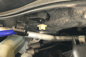fig14_rotate_the_brake_booster_vacuum_line_clip_90_degrees_out_of_the_way_70f94dac8df536e31353208bc98460031720085c.png