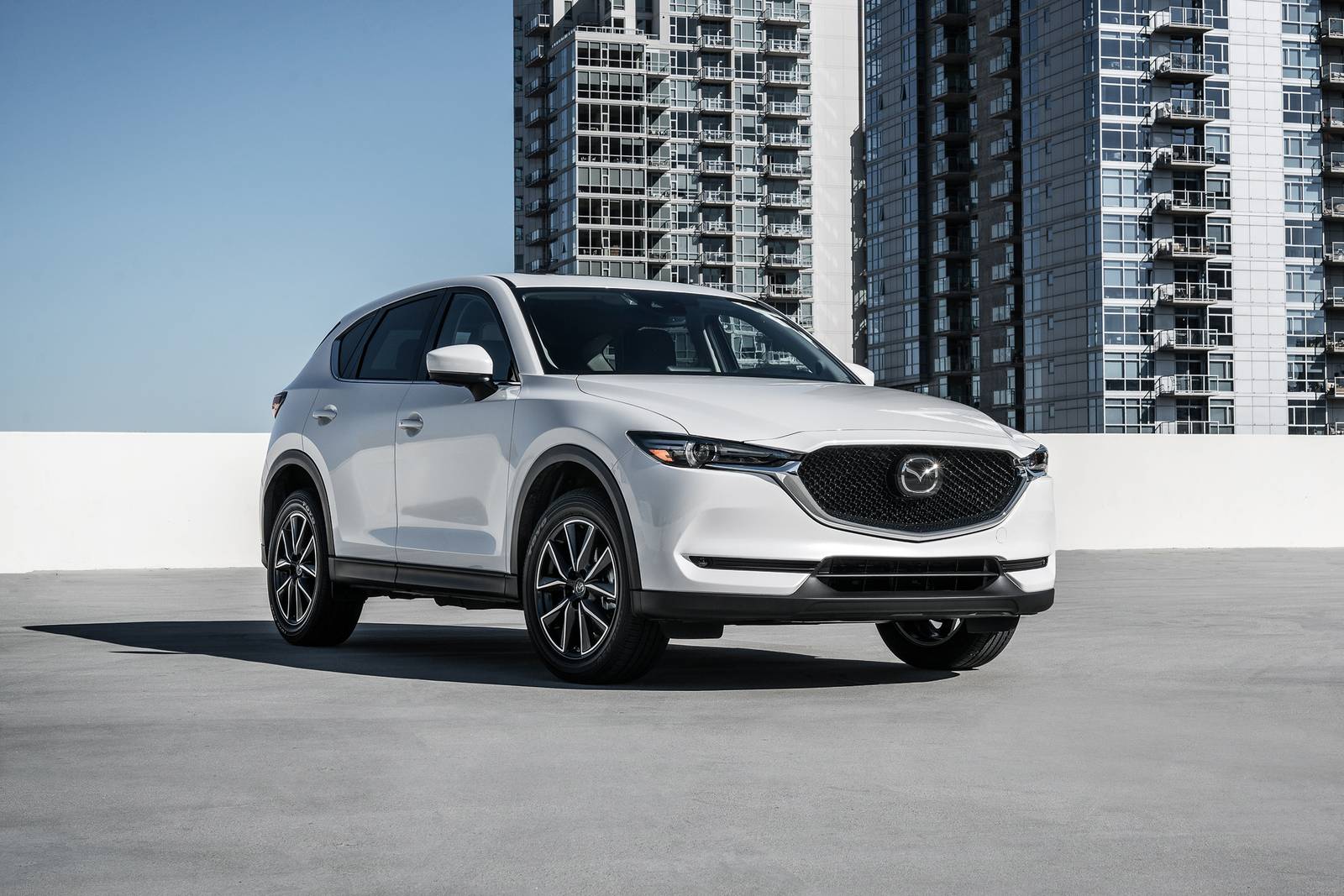2017_mazda_cx-5_4dr-suv_grand-touring_fq_oem_1_1600.jpg