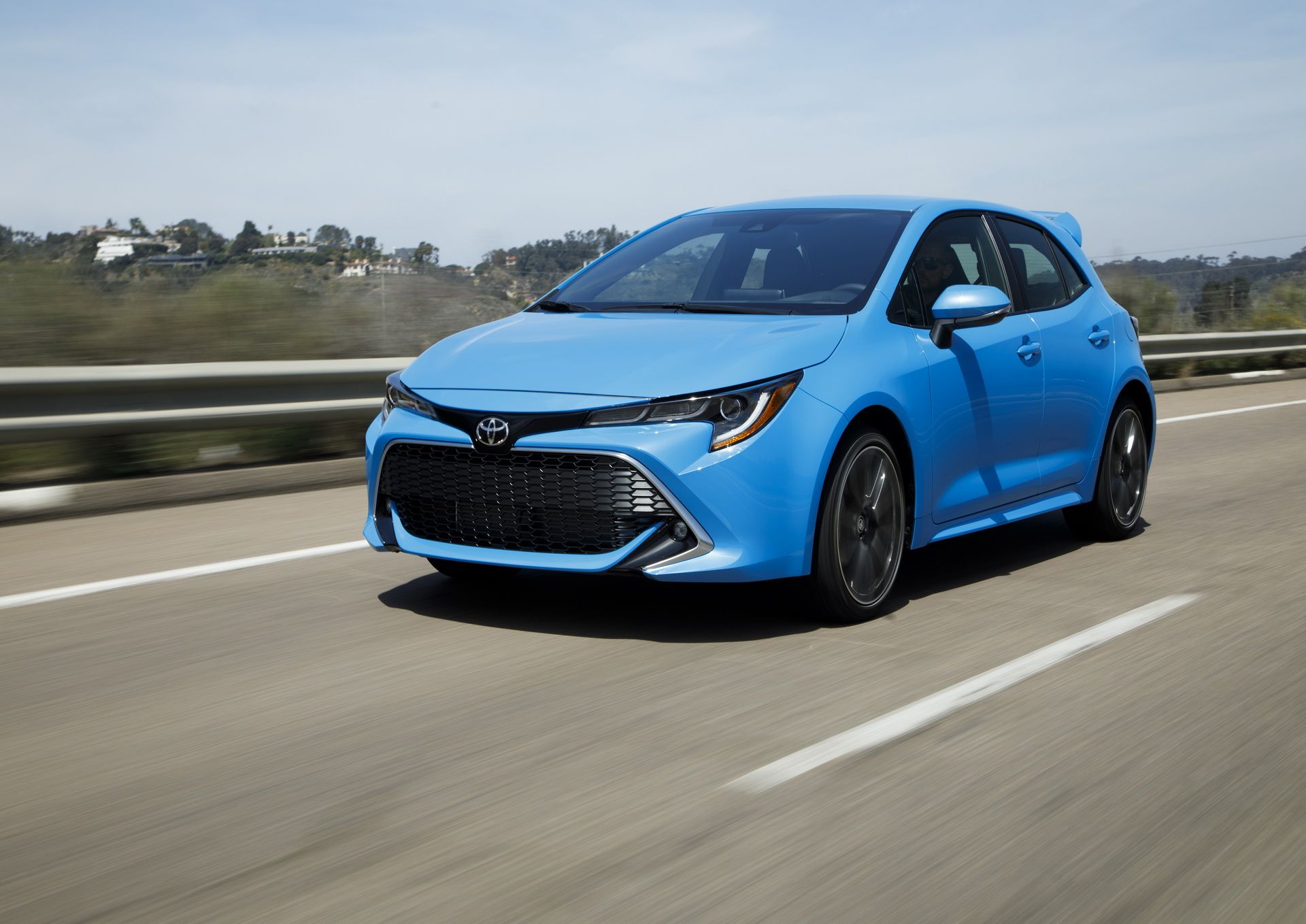 2019-toyota-corolla-hatch-specs-announced-reviews-are-also-in-125381_1.jpg